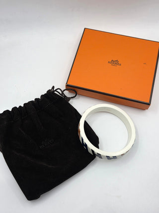 Hermès White Lacquer H en Blais Monogram Bangle M sz