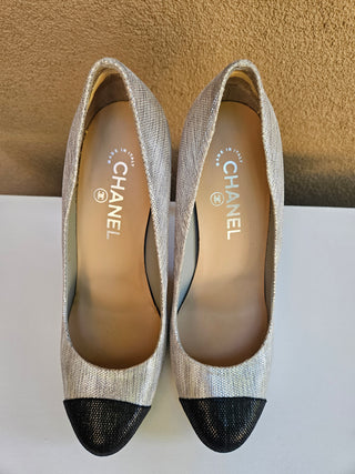 Chanel Metallic Silver 2012 Interlocking CC Logo Pumps 40 sz