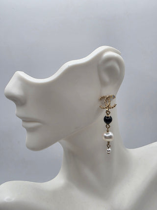 Chanel Gold-tone Pearl Faux Strass Interlocking CC Drop Earrings