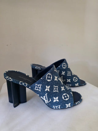 Louis Vuitton Blue LV Monogram Denim Slides 40 sz
