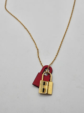 Hermès 18K Gold O'Kelly Pendant Necklace