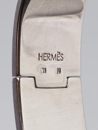 Hermès Rose Velours White Enamel Palladium Plated Clic-Clac H PM Wide Bracelet