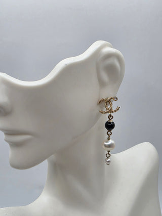 Chanel Gold-tone Pearl Faux Strass Interlocking CC Drop Earrings