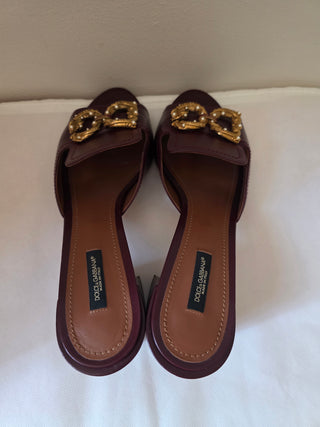 Dolce & Gabbana Brown leather Gold-tone DG Logo charm sandals 41 sz