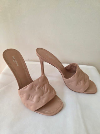 Louis Vuitton Beige LV Monogram Leather Slides 41 EU