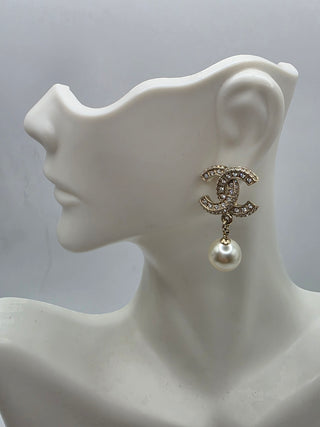 Chanel Gold-tone Faux Pearl  Strass Interlocking CC Drop Earrings