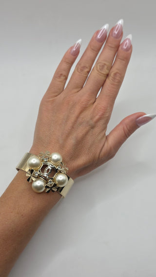 Chanel 2022 Faux Pearl Strass Interlocking CC Clover Cuff Bracelet