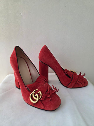 Gucci Red Suede Fringe Trim Accent Pumps 39 sz