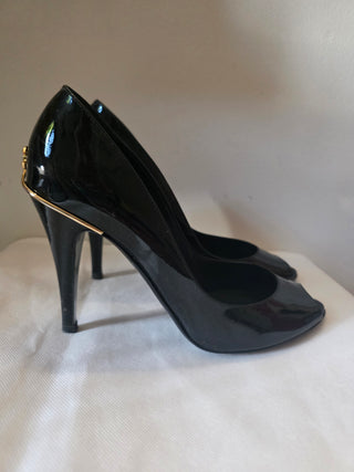 Chanel Black Patent Leather 2008 Interlocking CC Logo Pumps 39.5