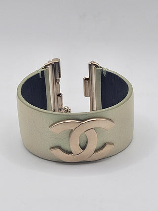 Chanel Iridescent Green Leather Interlocking CC Logo Cuff