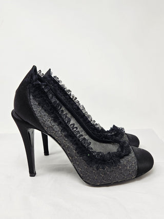 Chanel black satin Interlocking CC Logo Round-Toe pumps 40 EU