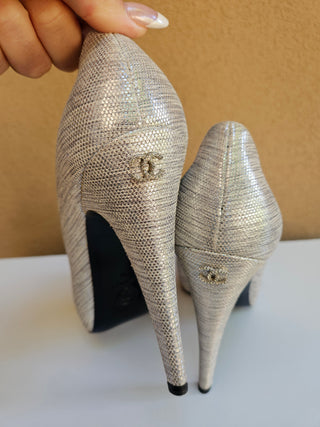 Chanel Metallic Silver 2012 Interlocking CC Logo Pumps 40 sz