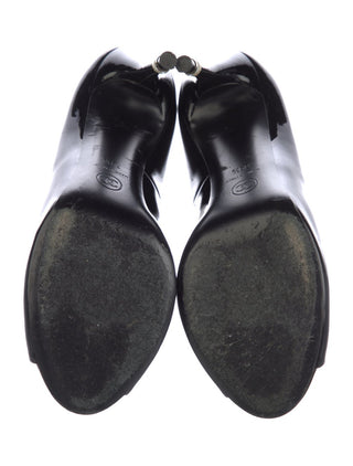 Chanel Black Patent Leather 2015 Interlocking CC Logo Pumps 39.5 sz