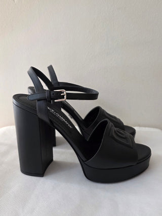 Dolce and Gabana black leather DG logo platform sandals 38.5 sz
