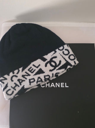 Chanel Black/White Interlocking CC Cashmere Beanie One size