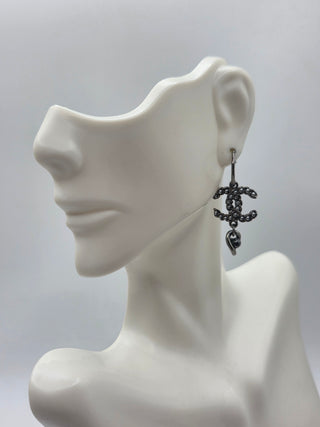 Chanel Silver-tone Ruthenium Metal CC Faux Pearl Drop Earrings